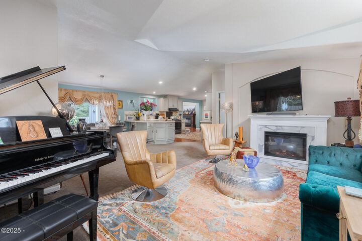 Property Photo: 260 SW Newton Drive OR 97394