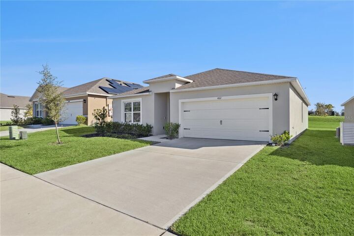 Property Photo: 462 Baroness Way FL 32724