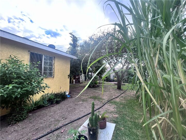 Property Photo:  14527 S Corlett  CA 90220 