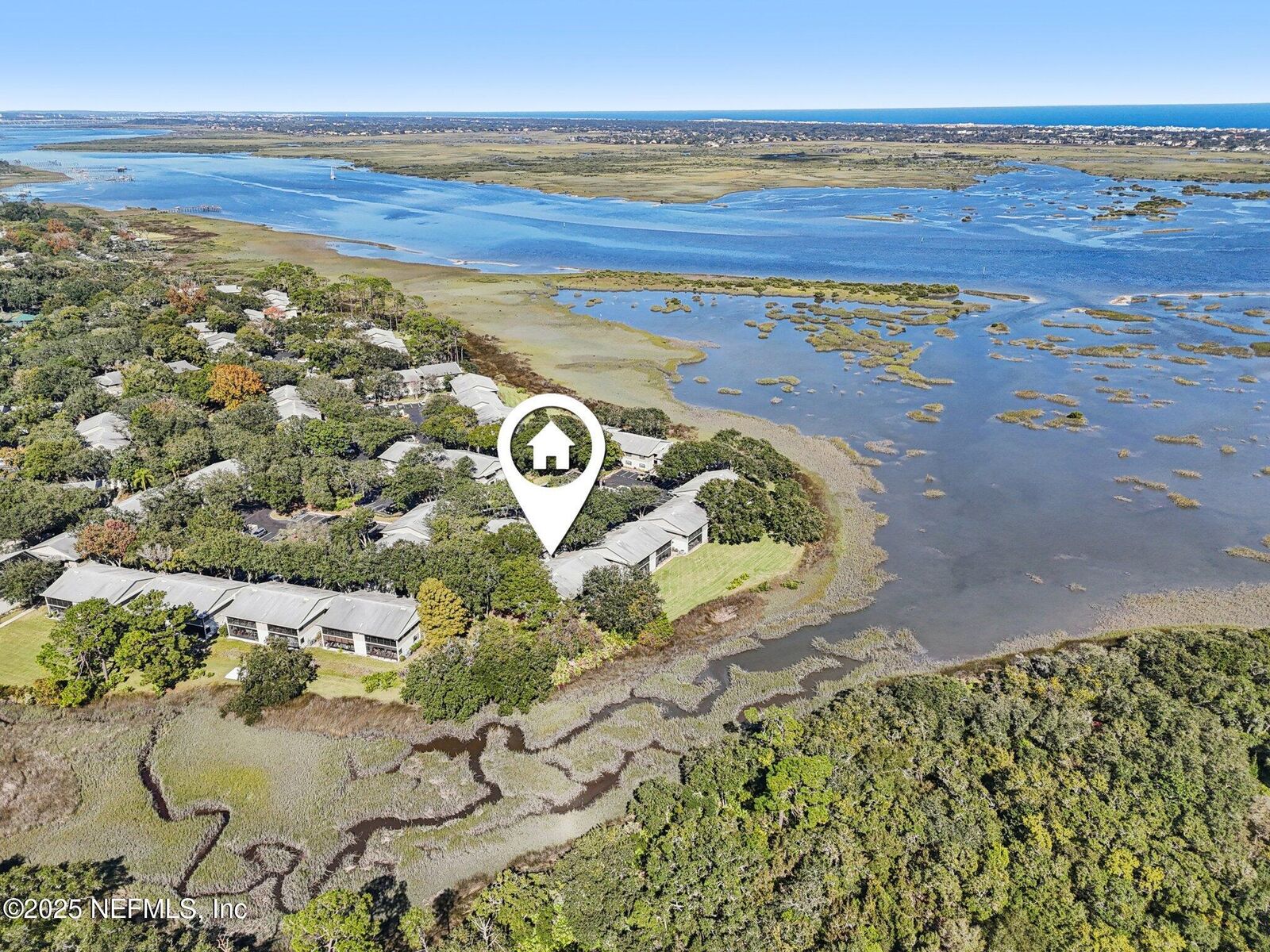 Property Photo: 35 Aledo Court FL 32086