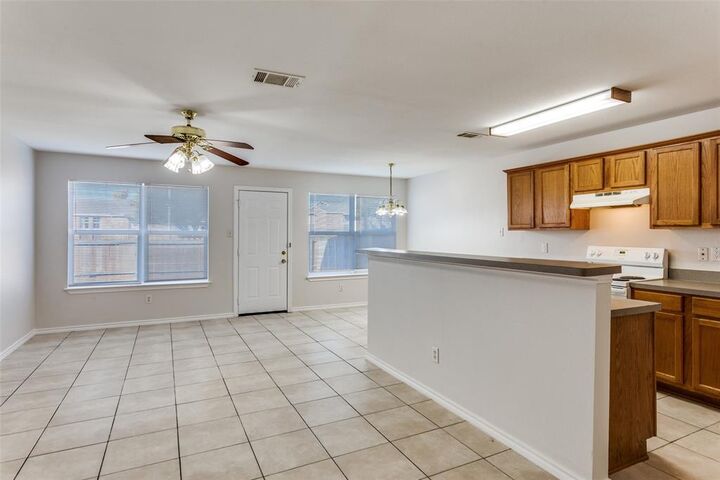 Property Photo:  4526 Alamosa Street  TX 76119 