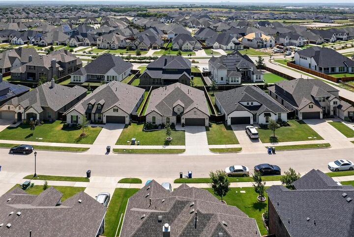 Property Photo:  1525 Wild Indigo Drive  TX 76063 