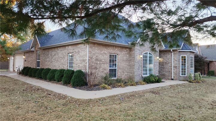Property Photo:  1080 Thornridge Road  AR 72713 