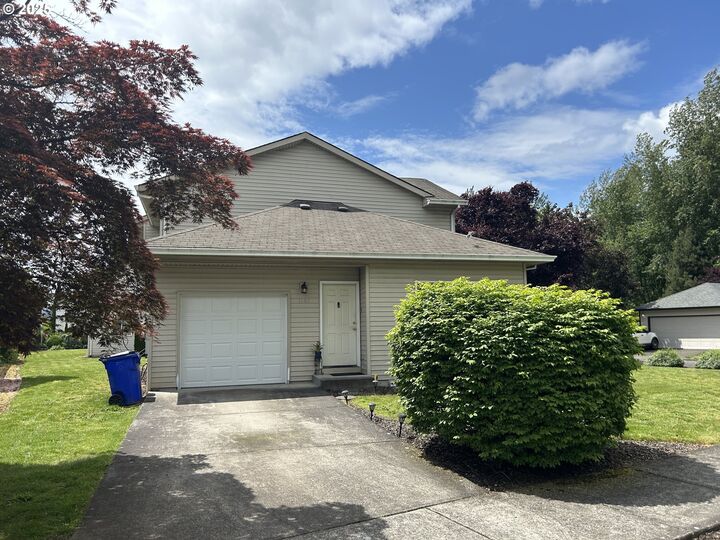 Property Photo: 1042/1108 NE Lija Loop OR 97211