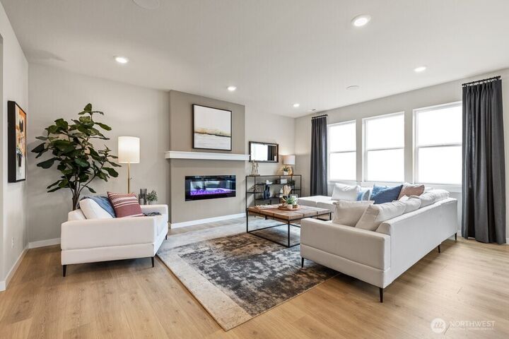 Property Photo: 1123 Clearwater Way SE 15 WA 98045