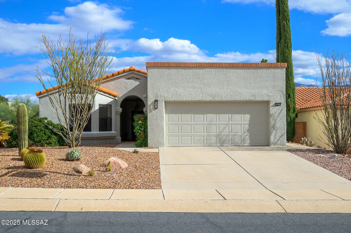 Property Photo: 14350 N Rusty Gate Trail AZ 85755