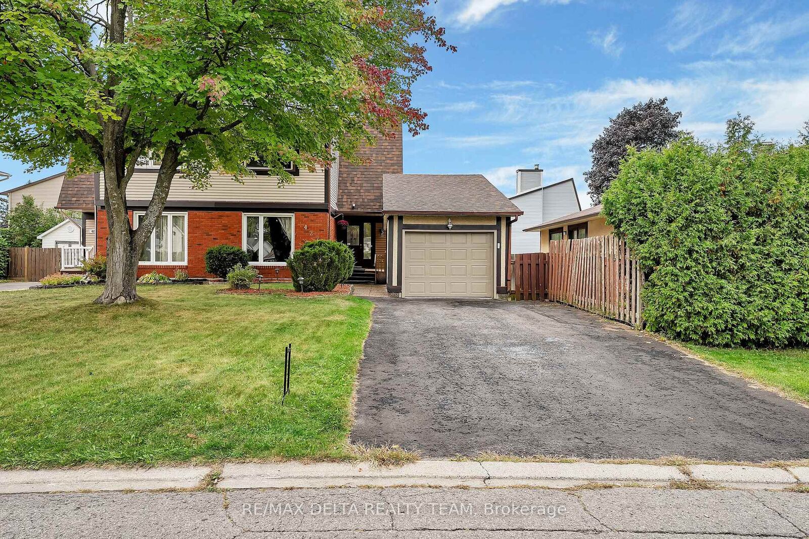 Property Photo: 427 Mockingbird Drive ON K1E 2A8