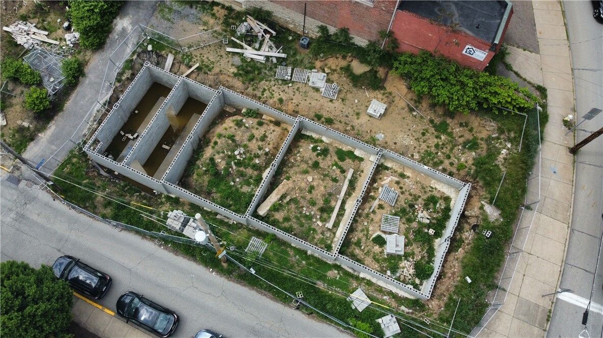 Property Photo: 10 Alpine Ave PA 15212