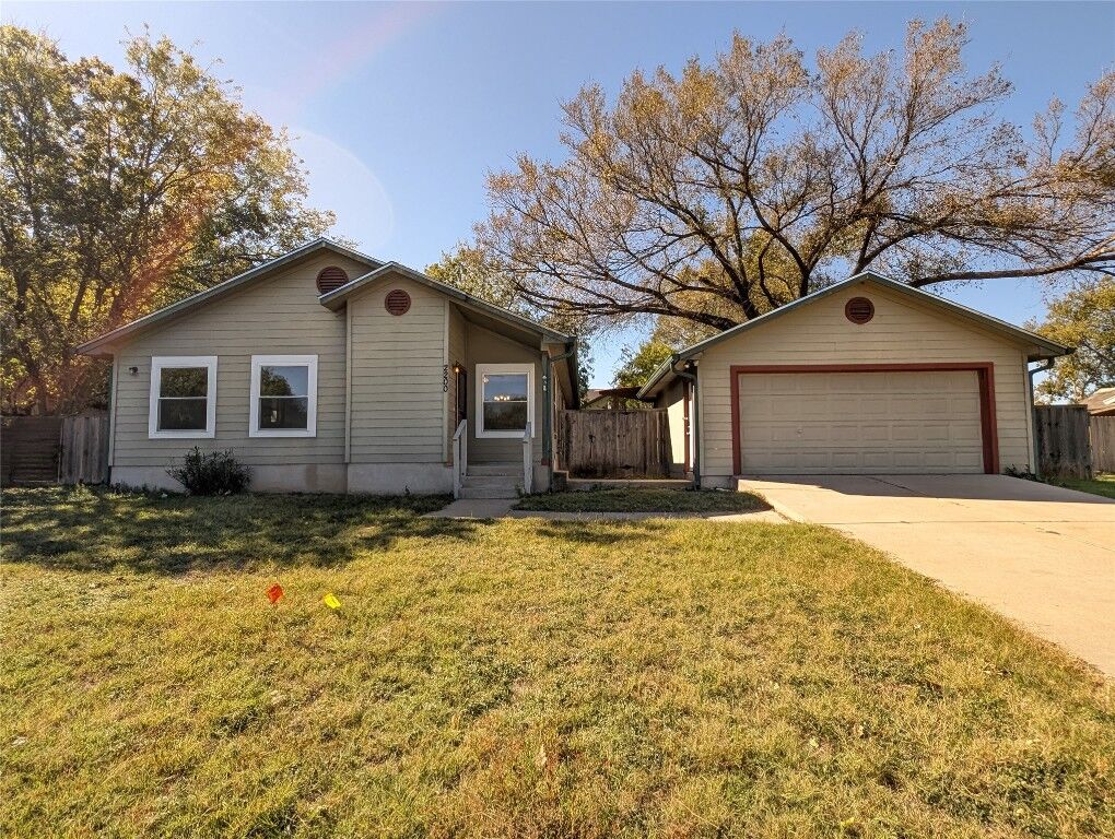 Property Photo: 2200 Magnolia Drive TX 78664