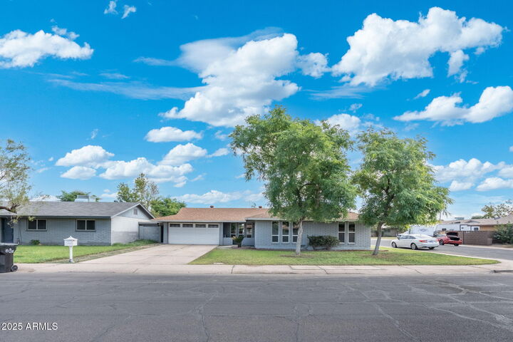 Property Photo:  17 S Cholla Street  AZ 85233 