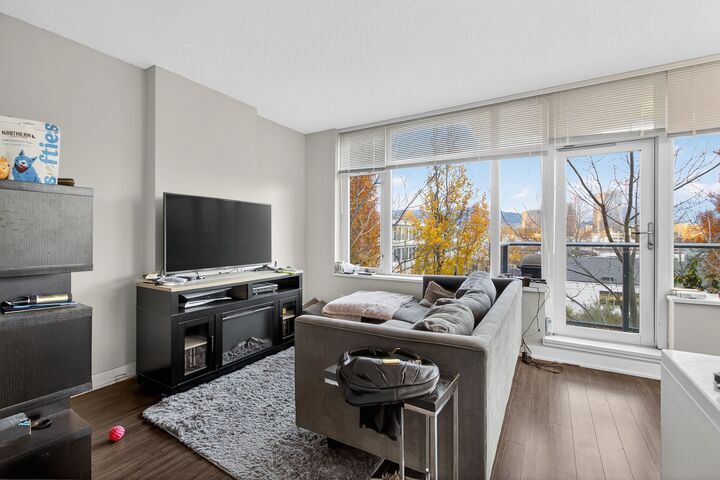 Property Photo:  1777 W 7th Avenue 210  BC V6J 0E5 