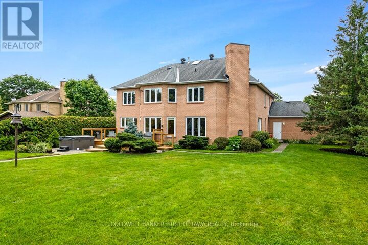 Photo de la propriété:  5525 Pettapiece Crescent  ON K4M 1C6 