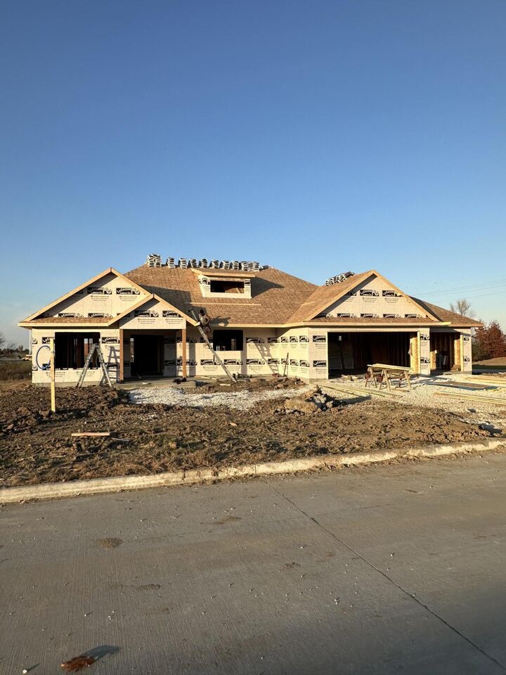 Property Photo:  407 W Jaxon St  MO 65284 