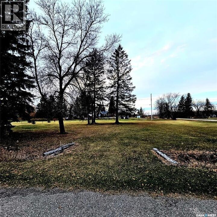 Property Photo:  16 & 17 18 3rd Street  SK S0A 3T0 