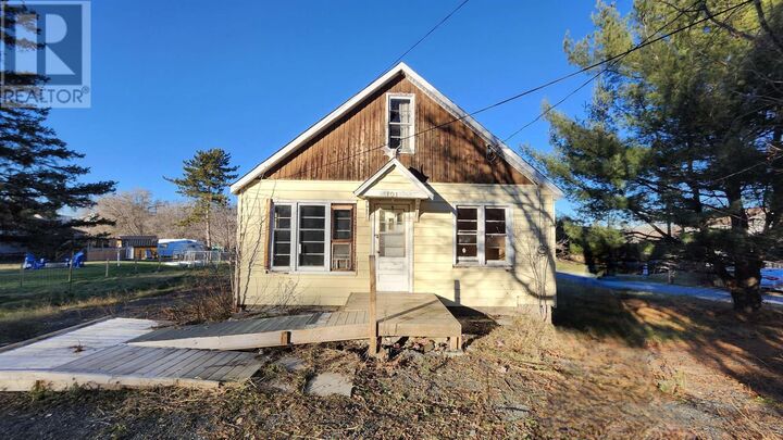 101 Charles Street  Kenora ON P0X 1C0 photo