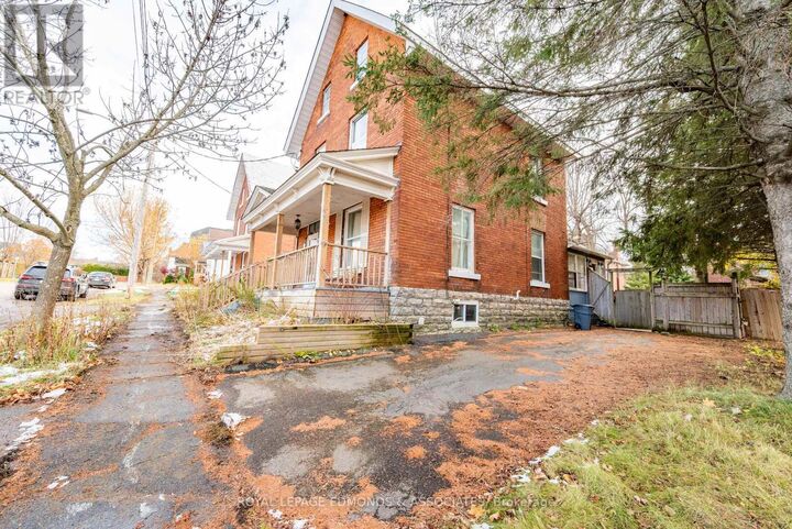 Property Photo:  198 McAllister Street  ON K8A 3G2 