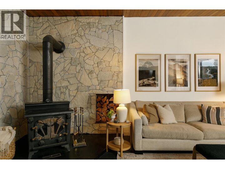 Property Photo:  420 Mugford Court  BC V1X 5N4 