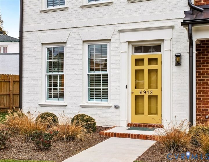 Property Photo:  6912 Patterson Avenue  VA 22226 