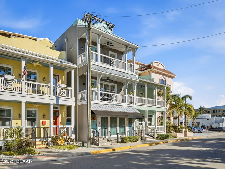 Property Photo: 119 Faulkner Street FL 32168