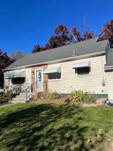 2010 E Lake Road  Erie PA 16510 photo