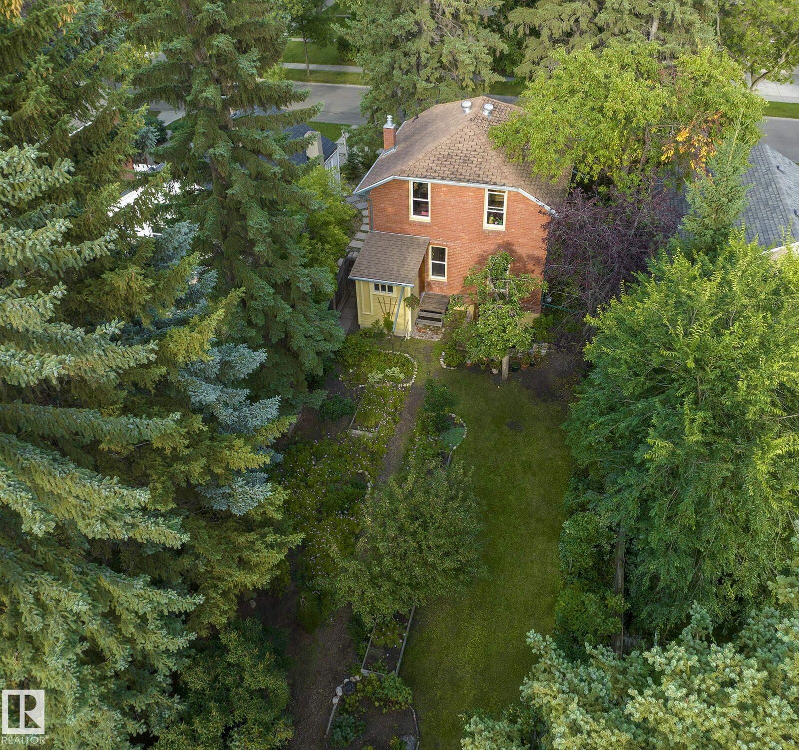 Property Photo: 7024 105A Street NW AB T6H 2R5