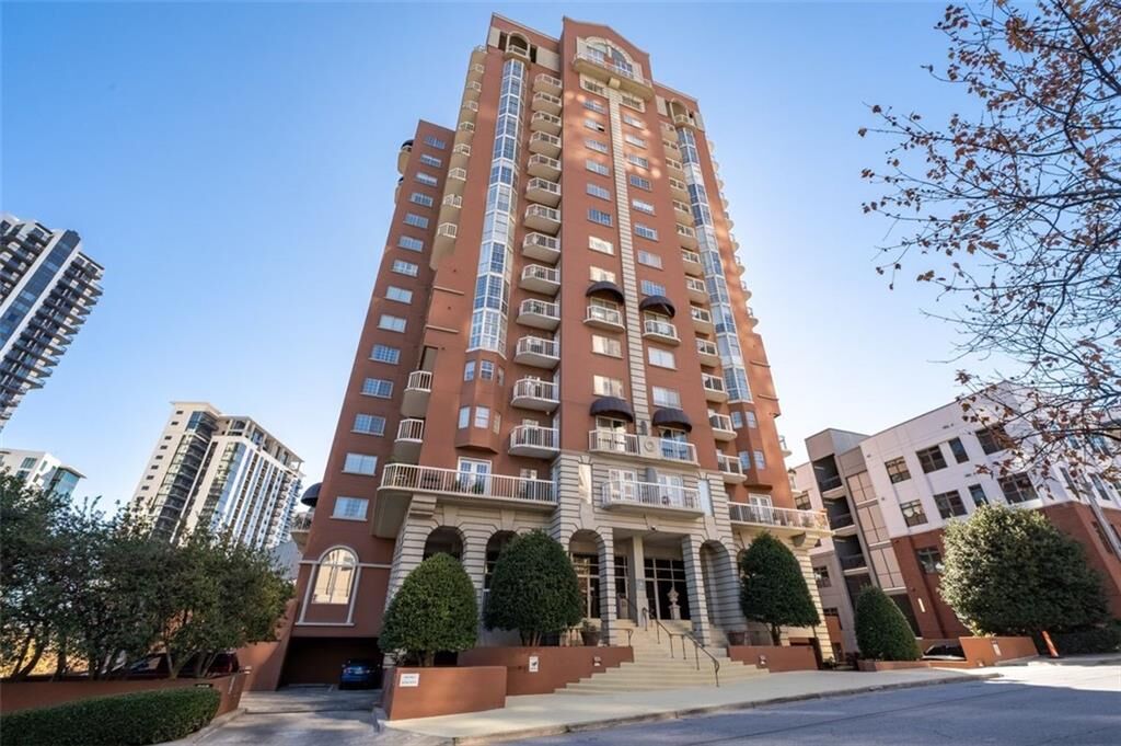 Property Photo:  3435 Kingsboro Road NE #1801  GA 30326 