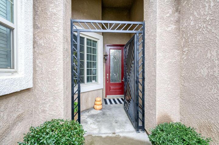 Property Photo:  5945 N La Paz Ave  CA 93723 