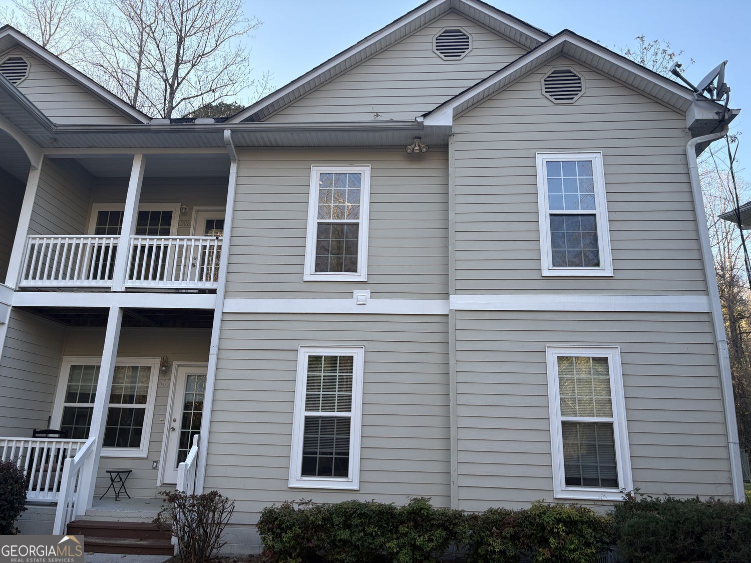 Property Photo: 74 Lockerbie Court 202 GA 30525