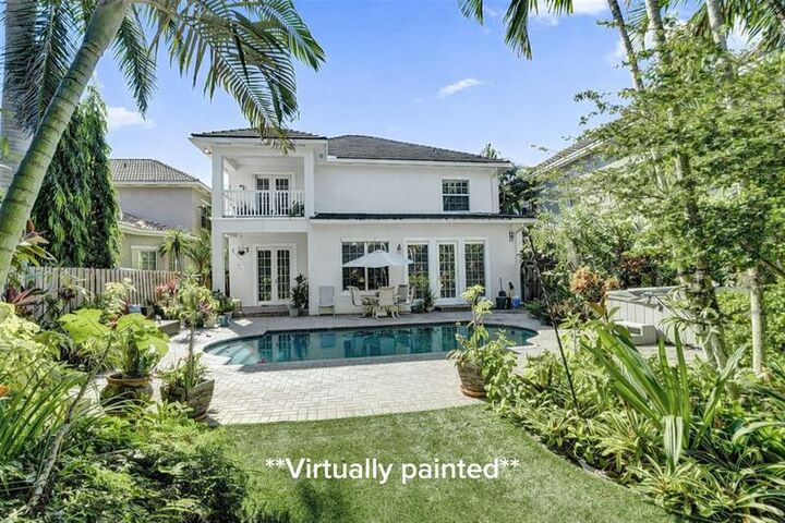 Property Photo:  101 NE 21st St  FL 33305 