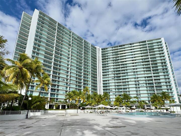 100 Bayview Dr Ph28  Sunny Isles Beach FL 33160 photo