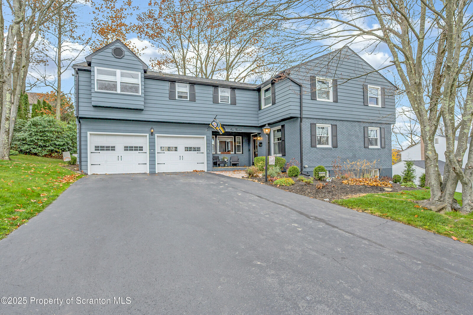 Property Photo: 112 Woodside Drive PA 18411