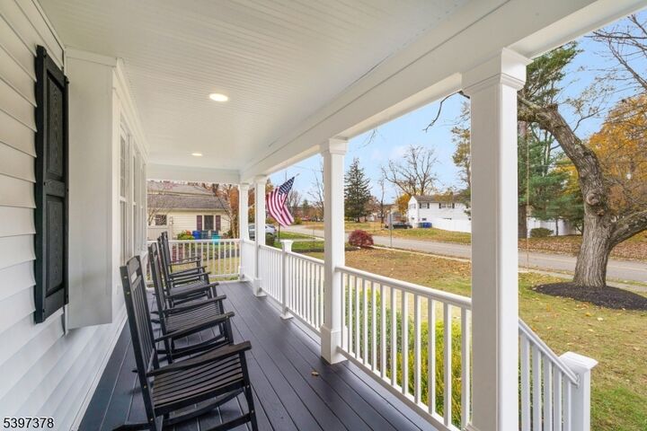 Property Photo:  4 Leslie Ave  NJ 07932 