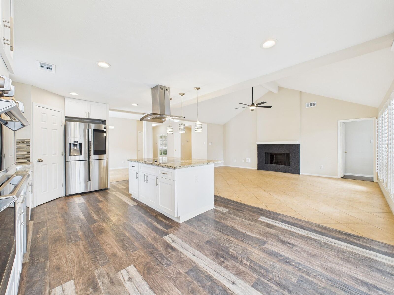 Property Photo: 519 Promenade Boulevard TX 77450