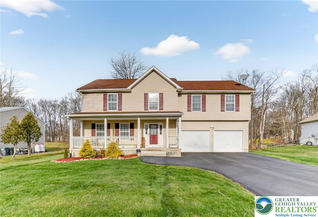 Property Photo:  2711 Oak View Lane  PA 18466 