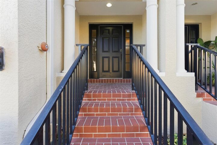 Property Photo: 1105 Venetian Harbor Drive NE FL 33702