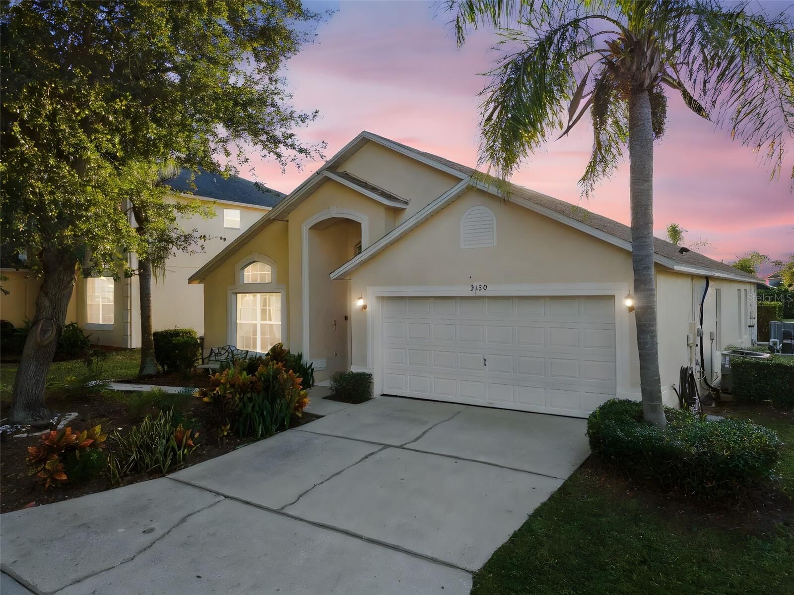 Property Photo: 3120 Antiqua Way FL 33844