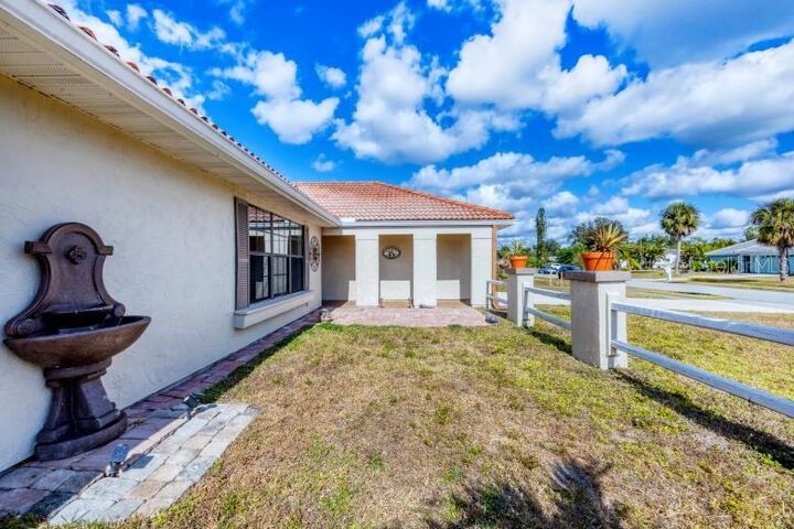 Property Photo:  5121 Richmond Terrace  FL 34287 