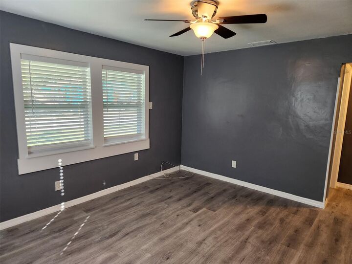 Property Photo:  2011 11th Street W  FL 34205 