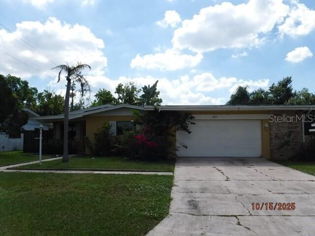 Property Photo: 2611 27th Avenue Drive W FL 34205