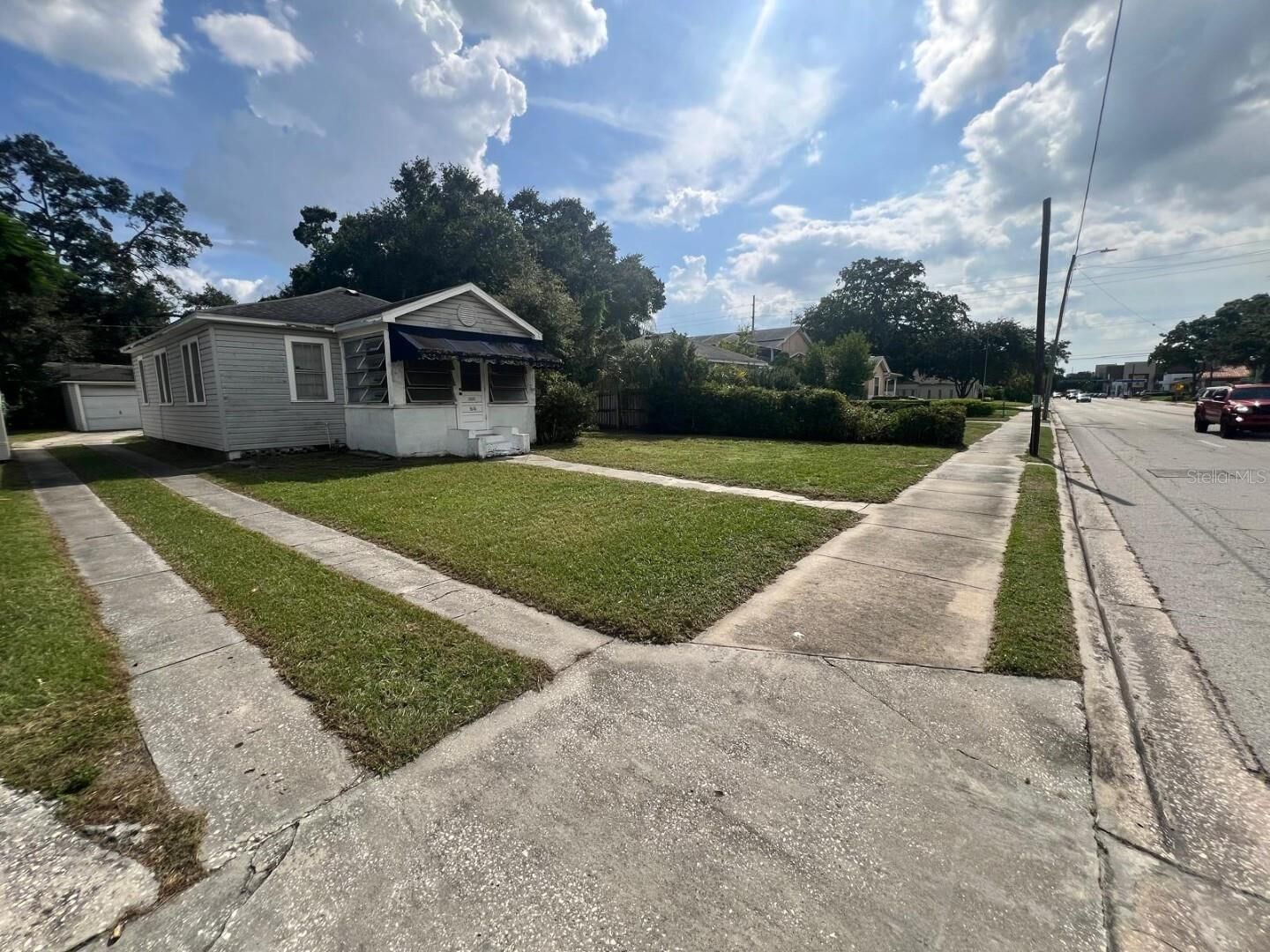 Property Photo: 3616 W Azeele Street FL 33609