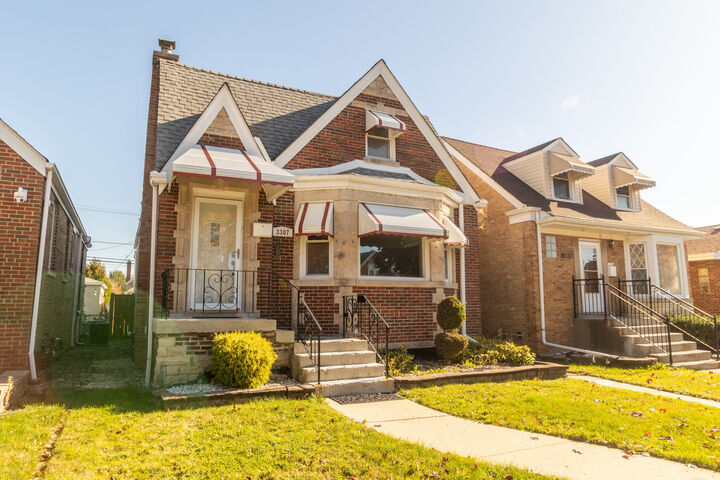 Property Photo:  3307 N Nottingham Avenue  IL 60634 