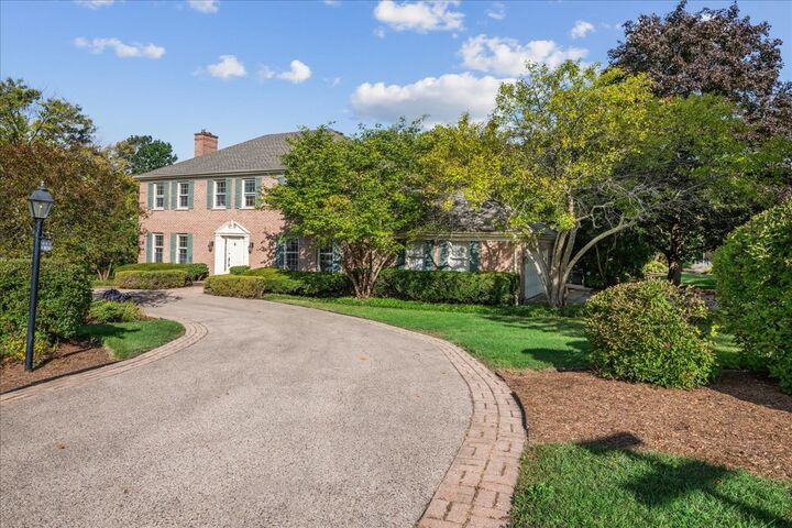 Property Photo:  1300 Lake Shore Drive S  IL 60010 