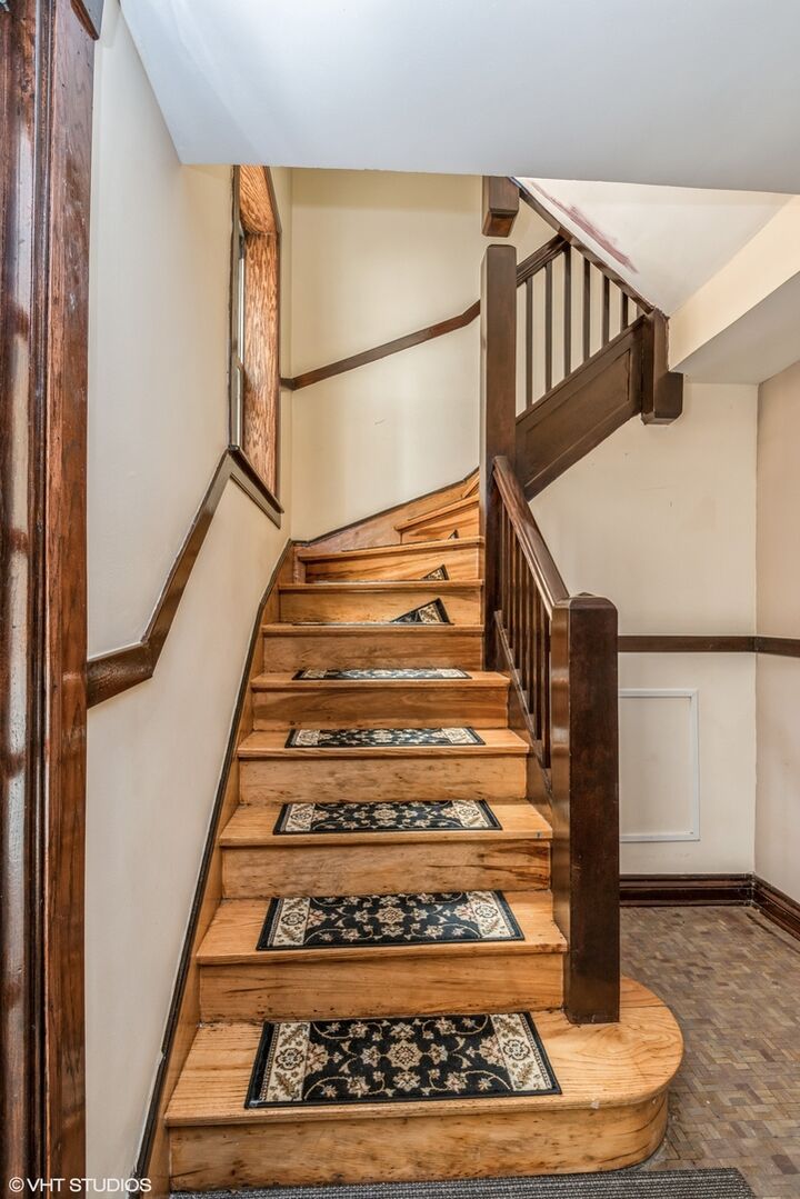 Property Photo: 6414 N Albany Avenue 3R IL 60645