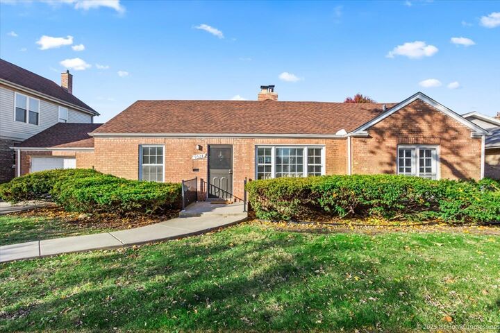 Property Photo:  9524 S Francisco Avenue  IL 60805 