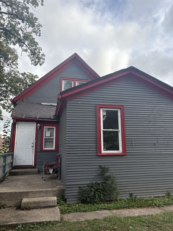 Property Photo:  72 W 19th Street  IL 60411 