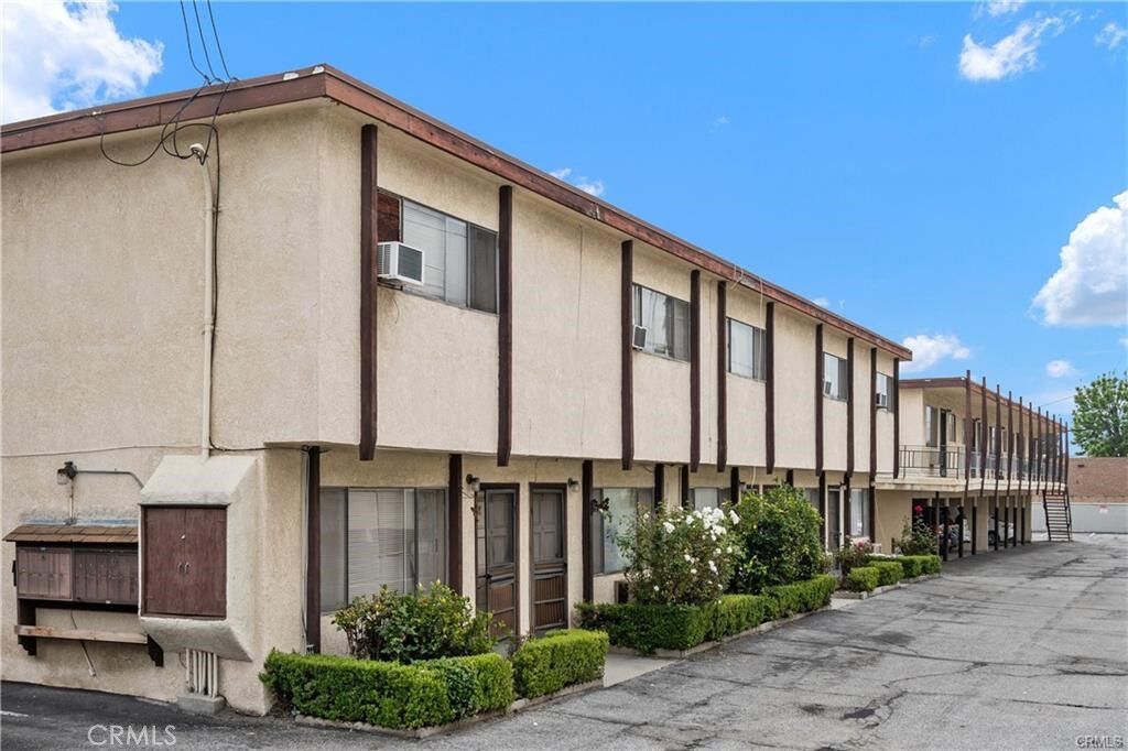 Property Photo: 936 W Duarte C CA 91007