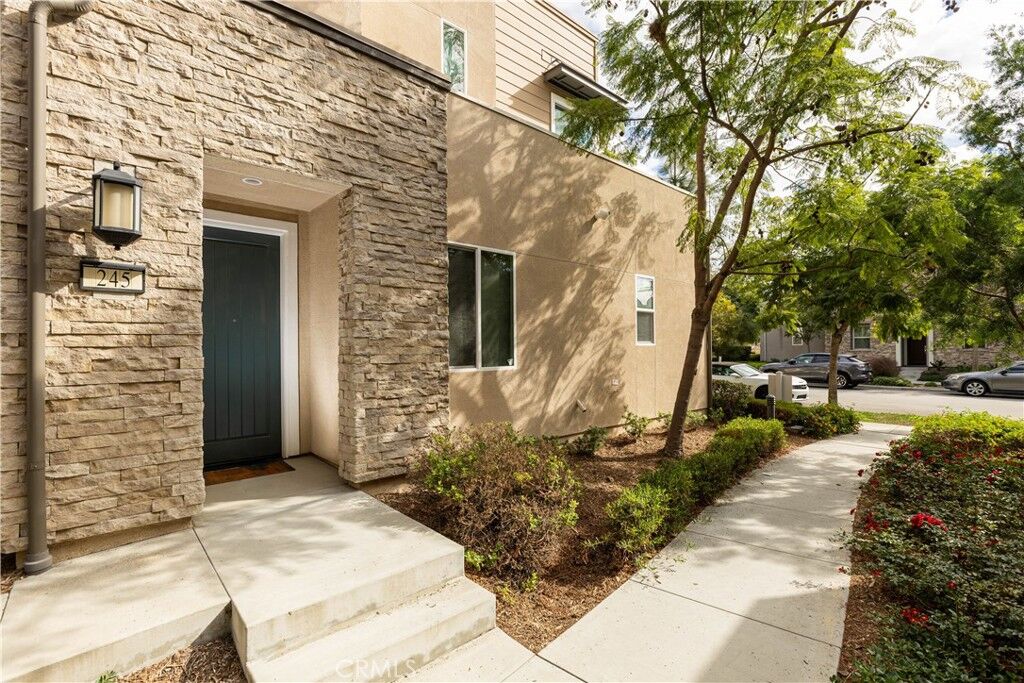 Property Photo:  245 Follyhatch  CA 92618 