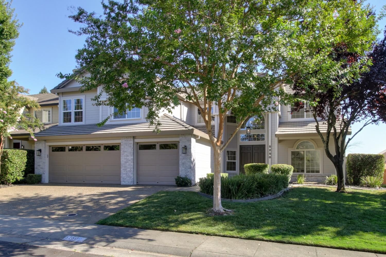Property Photo:  5250 Fenton Way  CA 95746 