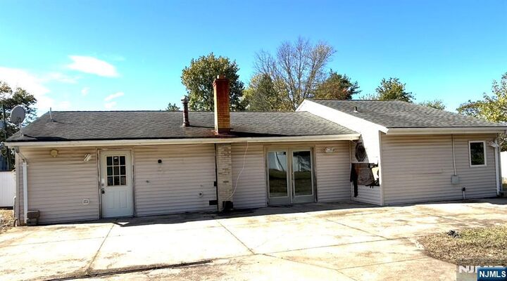 Property Photo:  4 Forrestal Road  NJ 08824 