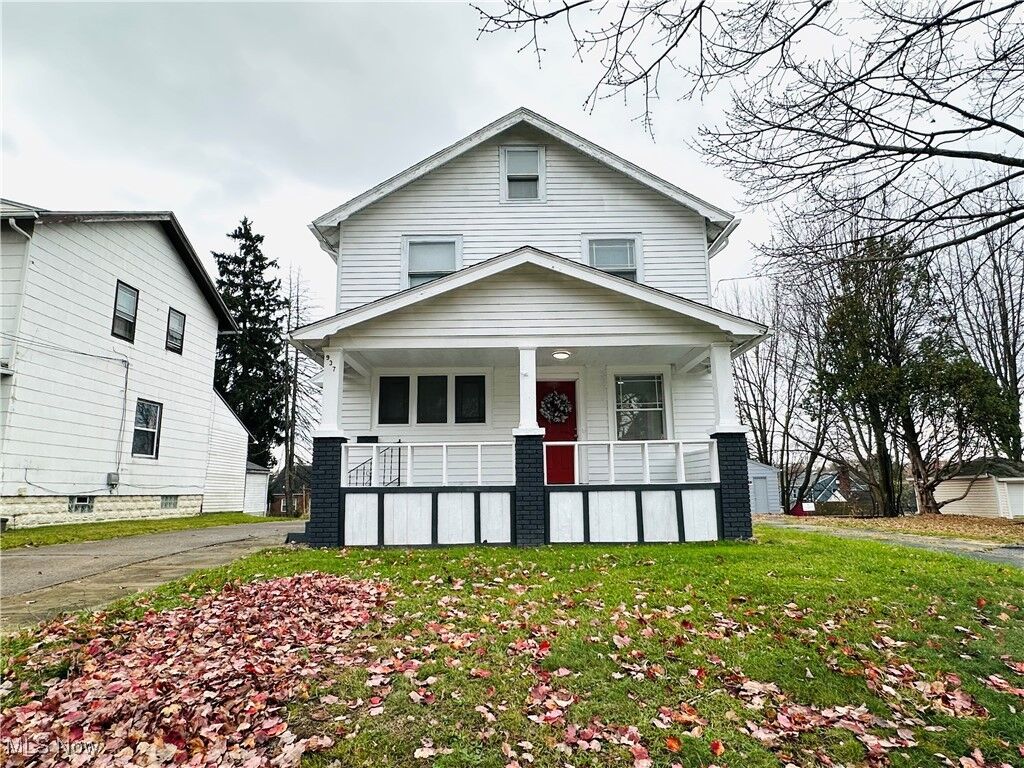 Property Photo:  937 W Indianola Avenue  OH 44511 